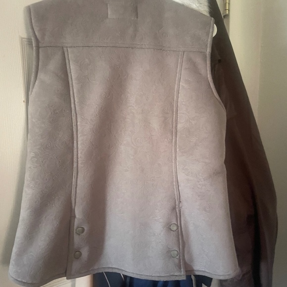 Ladies tooled micro-suede vest - Picture 2 of 12